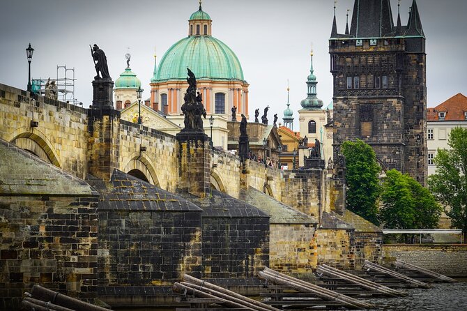 Old Town, Astronomical Clock & Underground Tour with PragueWay - Old Jewish Cemetery: why the tour includes it, and how to get the most out of it