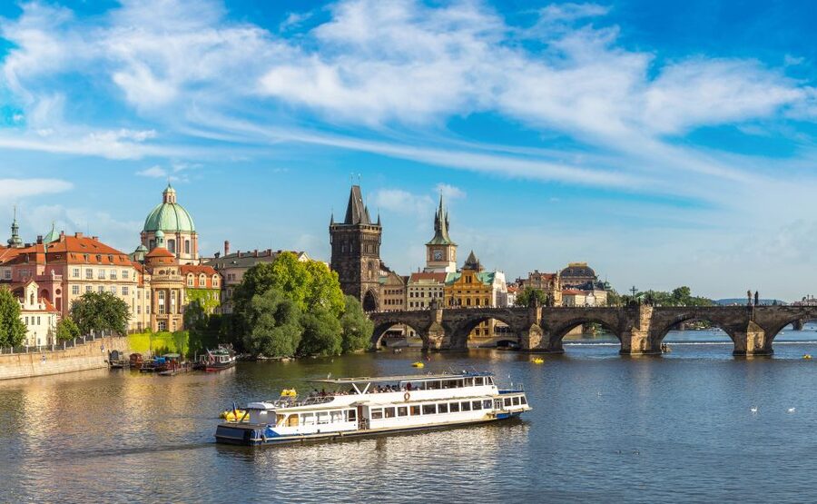 Old Town Prague Walking Tour - Old Town Square: Gothic and Baroque in the same breath