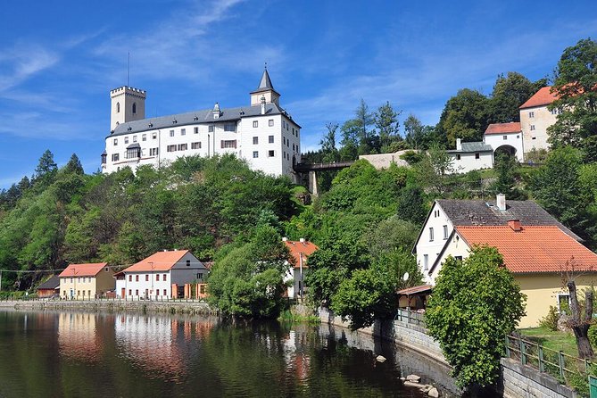 One day trips in the surroundings of Cesky Krumlov - Rožmberk Castle and the River Vltava Setting