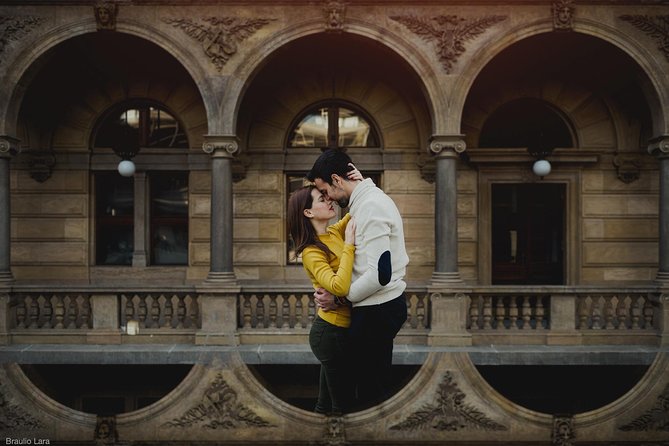 photoshoot in prague - Staroměstské náměstí: Getting the Old-Town Drama Without the Stress