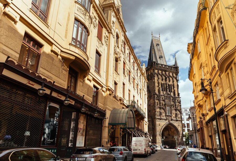 Prague: 1.5-Hour Private Kick-Start Tour with a Local - Meeting at Cafe Louvre: How to Start Without Stress