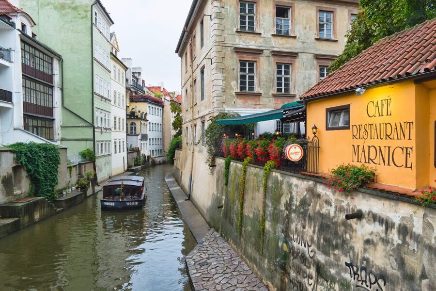 Prague: 1.5-Hour River Boat Cruise and Guided Tour - From Charles Bridge to Little Venice on a guided 45-minute cruise
