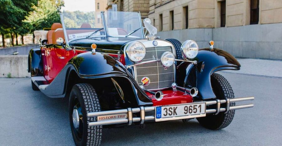 Prague: 1-Hour Private Tour in Vintage Car - Old Town Square to the Astronomical Clock, seeing the heart without getting lost