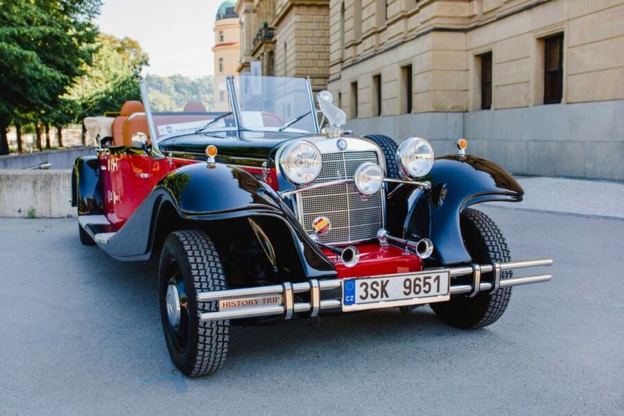 Prague: 1-Hour Private Tour in Vintage Car - Charles Bridge and Lennon Wall, the iconic stops that move fast but stick