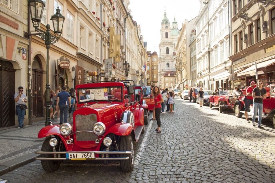 Prague: 1-Hour Vintage Car Tour - Romantic Old Town and Prague Castle: how the ride changes what you notice