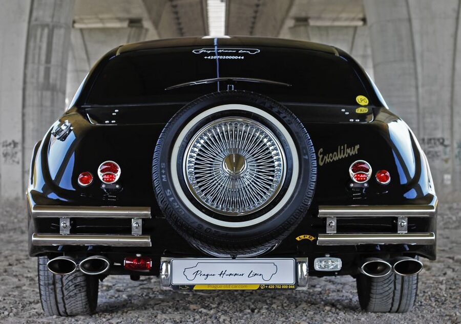 Prague: 1-Hour Vintage Limousine Rental - The Photo Stop at Prague’s Best Viewpoint, and How to Get the Shot
