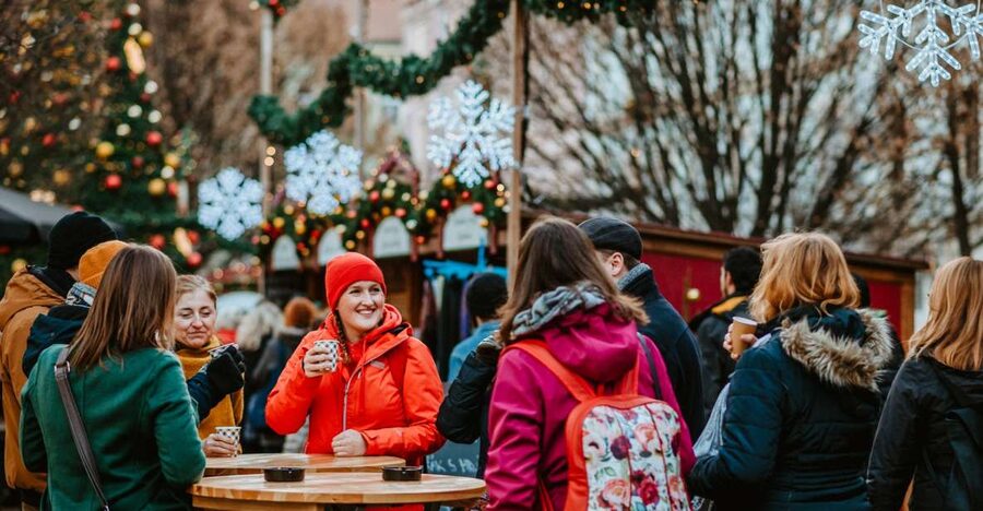 Prague: 2-3h Magical Christmas Markets Tour with Inclusions - The Food and Drinks: Cookies, Mulled Wine, Hot Mead