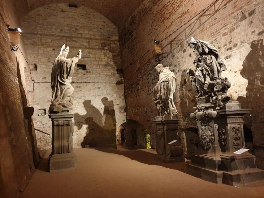 Prague: 2.5-Hour Vyšehrad Castle with Gorlice & Tickets - Vyšehrad Cemetery: Famous Czech Lives in a Quiet Place