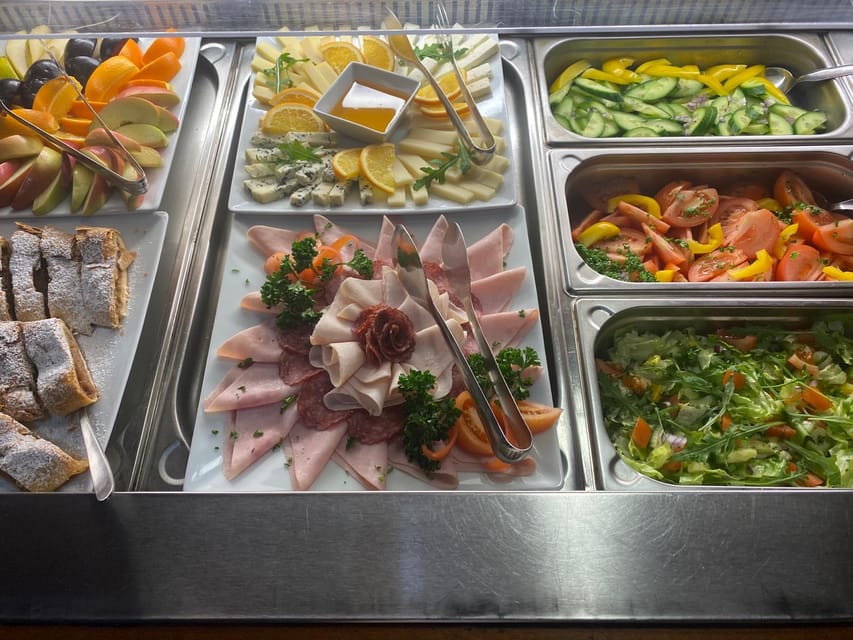 Prague: 2-Hour Historic Boat Cruise with Delicious Lunch - Key highlights worth knowing