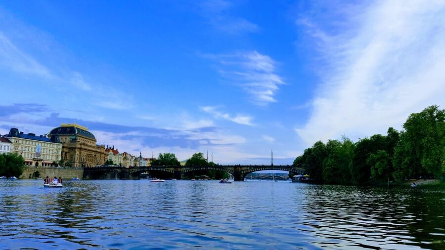 Prague: 2-Hour Lunch Cruise on the Vltava River - Pace, Timing, and What Two Hours Feels Like