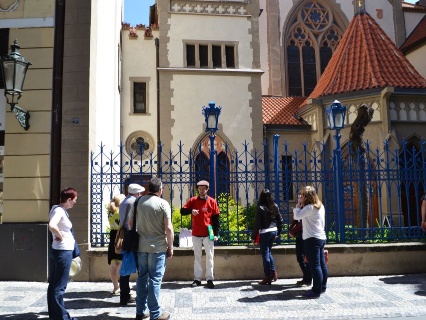 Prague: 2-Hour Old Town and Jewish Ghetto Walking Tour - Where the tour starts behind Týn Cathedral