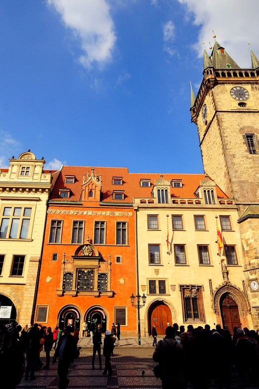 Prague: 2 hours city tour + 1 hour boat cruise - Charles Bridge and the river drive that sets up the boat cruise