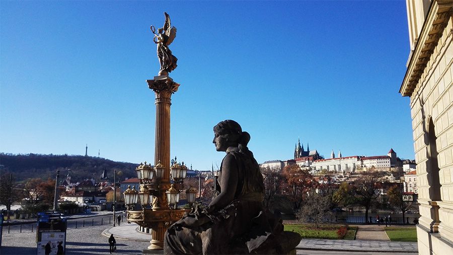 Prague 3-Hour Architectural Tour - Pickup and pacing: what it feels like on the ground