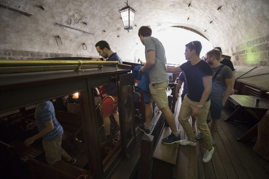 Prague: 3–Hour Castle Grounds Walking Tour and River Cruise - Trams and Castle Hill: getting up there efficiently