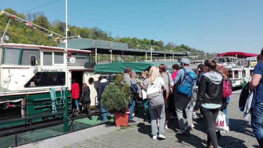 Prague: 3-hour Evening River Cruise with Dinner - The cruise route: Charles Bridge and Prague Castle from the water