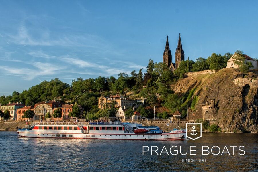 Prague: 3-hour Evening River Cruise with Dinner - Music on the river: fun atmosphere, manage the volume