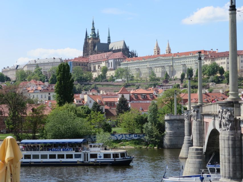 Prague: 3-hour Evening River Cruise with Dinner - Who this cruise suits best, and who should skip it