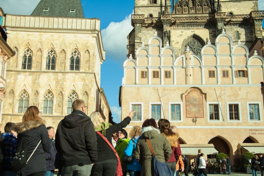 Prague: 3-Hour Old Town and Prague Castle Tour in German - Getting Oriented Fast: Why this 3-hour route makes sense
