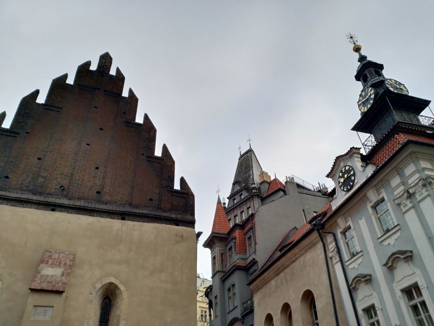 Prague: 3-Hour Private Jewish Quarter Tour - The guide experience: 1,000 years of Czech Jewish life, explained in context