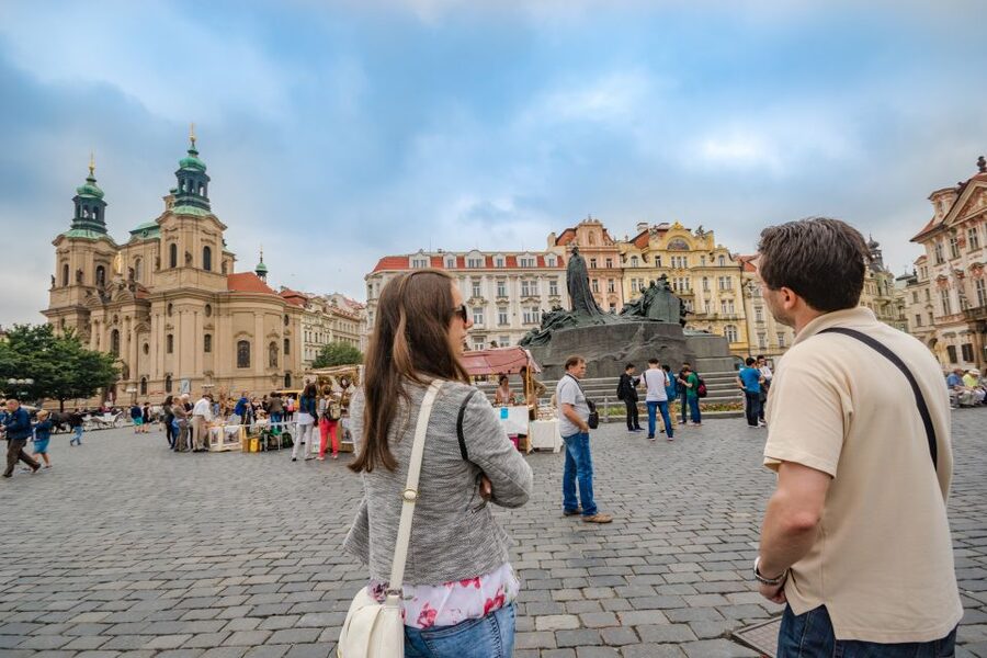 Prague: 3-Hour Walking Tour of Old Town & Prague Castle - Key highlights you will feel fast