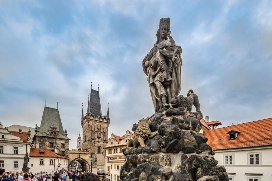 Prague: 3-Hour Walking Tour of Old Town & Prague Castle - Getting Oriented at Get Prague Guide, Maiselova 5