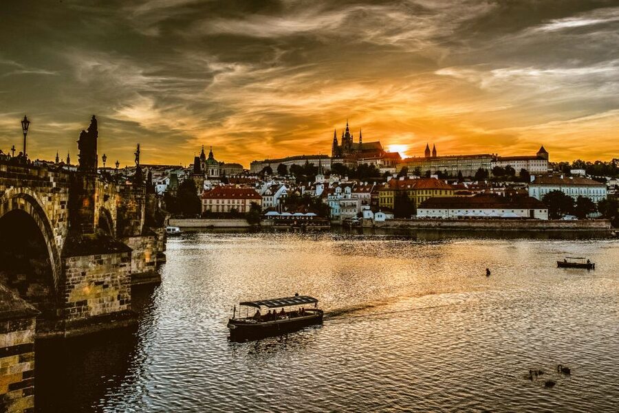 Prague: 45-Minute Sightseeing Cruise to Devil's Channel - Why a Devil’s Channel cruise feels like Prague, just from water level