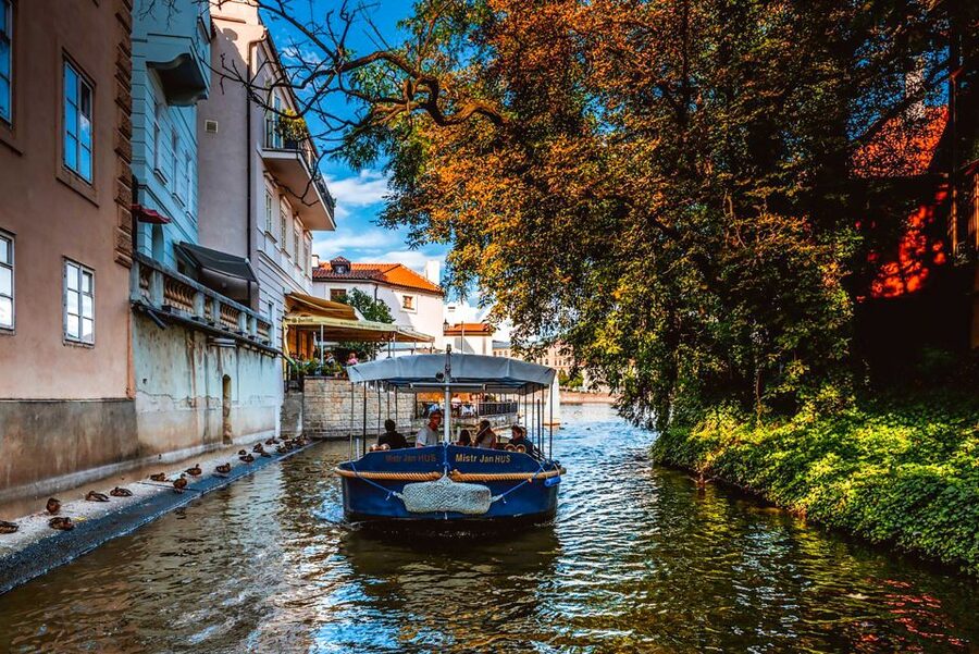 Prague: 45-Minute Sightseeing Cruise to Devil's Channel - Winter comfort: heated, closed-top boat, and how that changes the experience