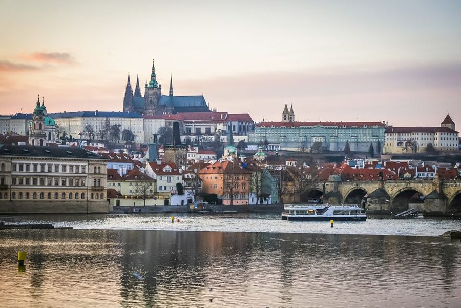 Prague: 50-Minute Sightseeing Evening Cruise - Prague Castle From the Water: The View That Changes Scale