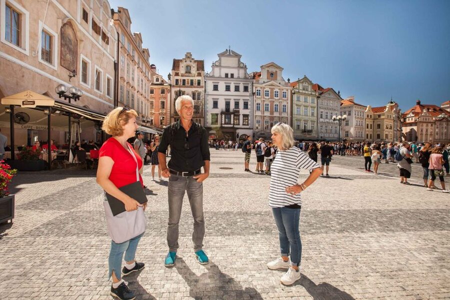 Prague: 6-Hour City Tour including Cruise and Lunch - Prague Castle and St Vitus’ Cathedral: the big payoff