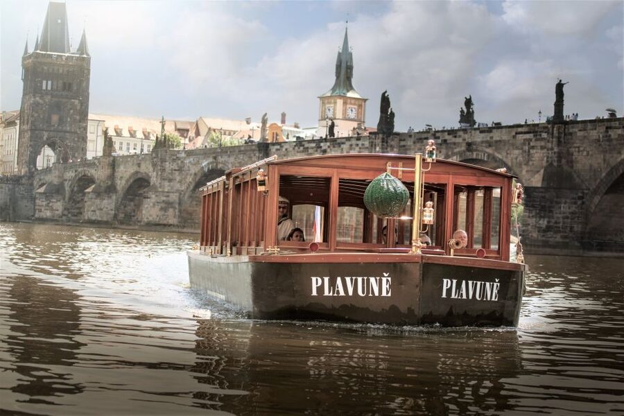 Prague: 6-Hour Tour with River Boat Cruise and Lunch - A practical 6-hour plan for Old Town, the Castle, and the Vltava