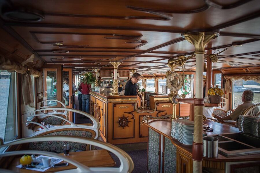 Prague: Afternoon Beer Cruise with Drinks Included - Drinks onboard: how to make the most of the included beer or wine
