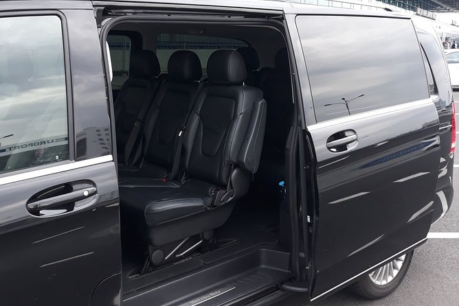 Prague Airport Private Arrival Transfer - The Air-Conditioned Ride: Comfort, Luggage Space, and Calm