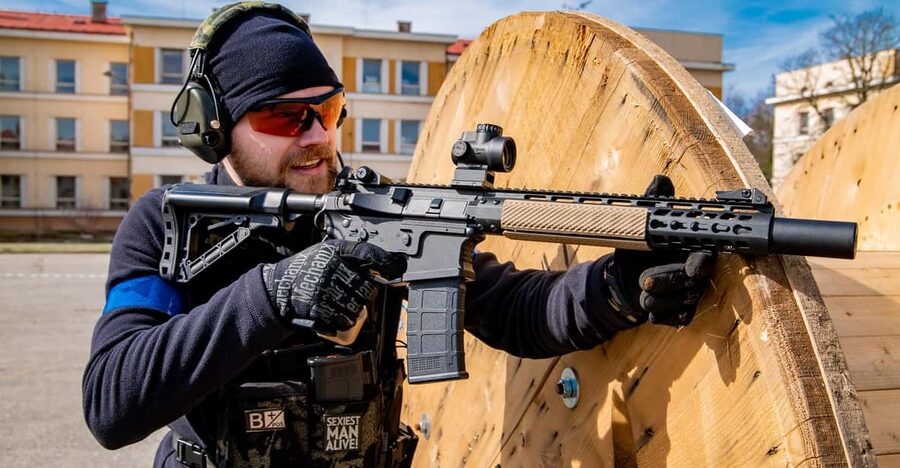PRAGUE AIRSOFT SHOOTING GAMES - Why Prague Airsoft Works So Well for Groups