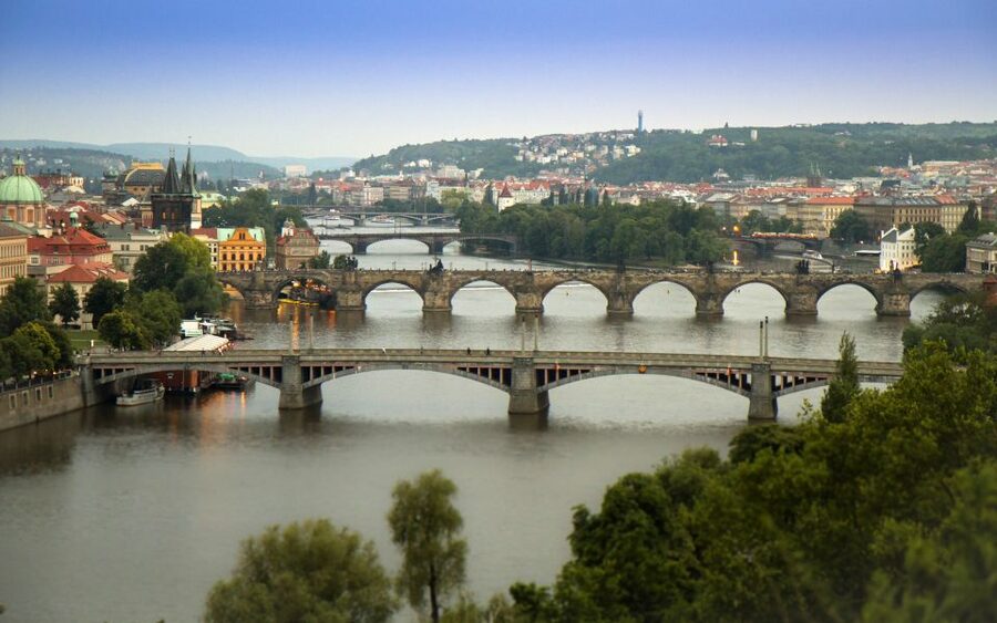 Prague "ALL-IN-ONE" City E-Bike Tour - Lunch break pacing: a real pause inside a 7-hour rhythm