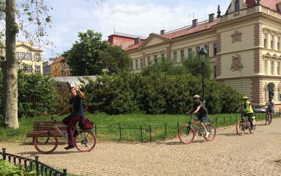 Prague "ALL-IN-ONE" City E-Bike Tour - E-bike reality check: electric assist, traffic, and cobblestone rules
