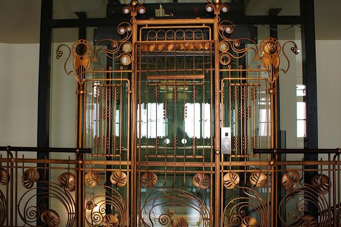 Prague Art Nouveau and Cubism Walking Tour - House of the Black Madonna and the Bank of the Legions, compared up close