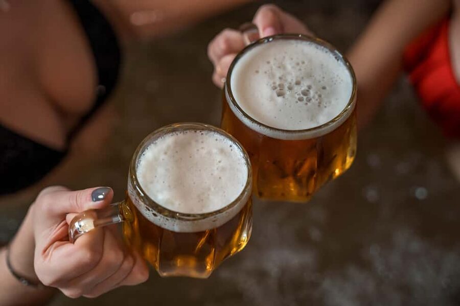 Prague: Beer Spa Experience with Unlimited Beer and Sauna - The hot-cold rhythm: sauna, jacuzzi time, and that cold shower moment