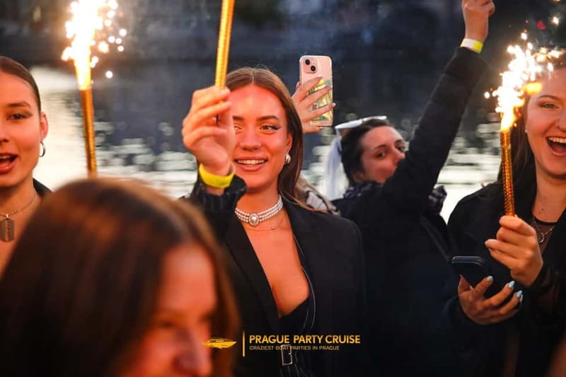 Prague : Boat Party with Afterparty at EPIC - Itinerary, step by step: what happens from dock to club
