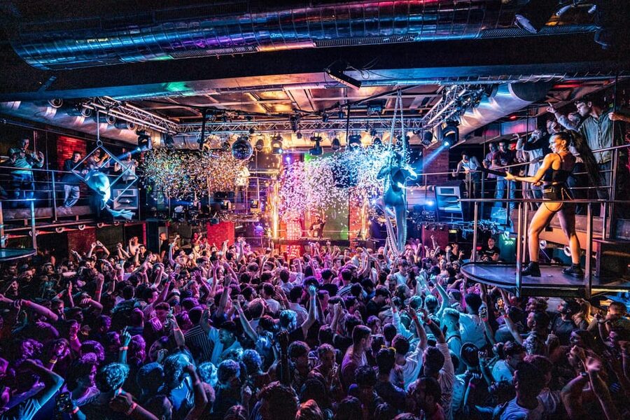 Prague: Boat Party with Unlimited Drinks & After Party Entry - Pre-Party Open Bar and Drinking Games Before Boarding
