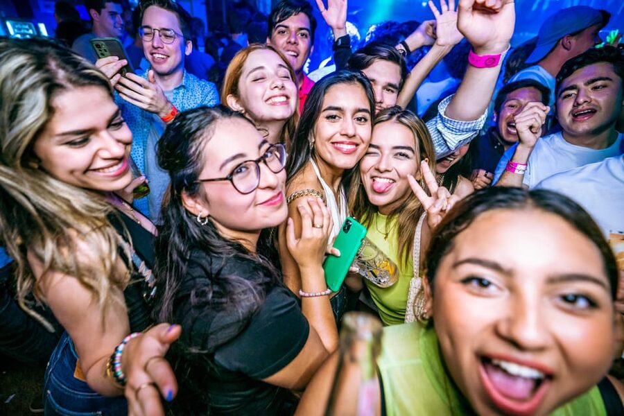 Prague: Boat Party with Unlimited Drinks & After Party Entry - The 5 to 8 Hour Flow, From Meeting Point to Club Doors