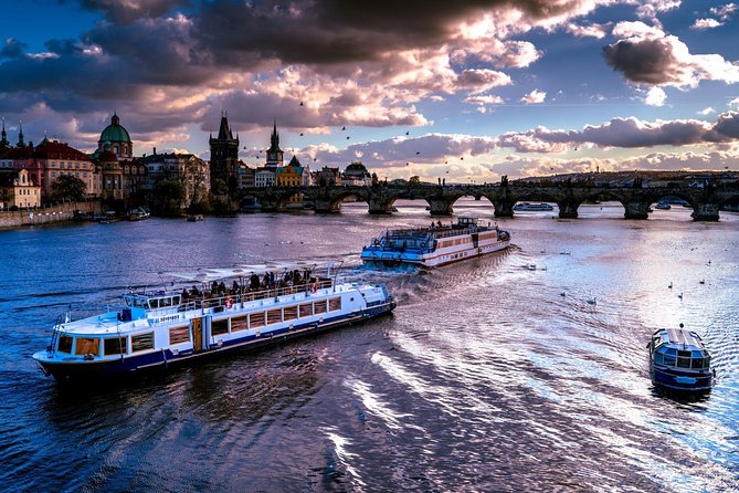 PRAGUE BOATS: 50-Minute Sightseeing Cruise - Na Františku Hospital and the River Loop Feeling Like a Complete Circuit