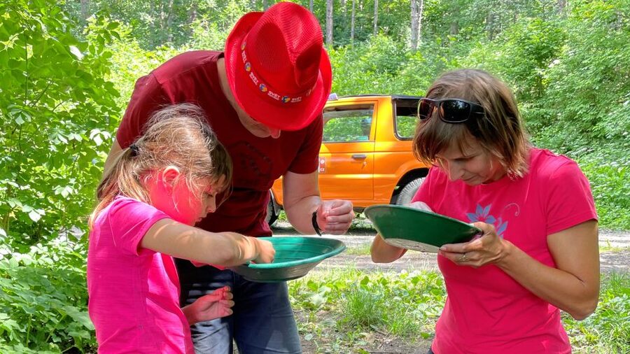 Prague: Bohemian Uplands Garnet Panning&Animal Farm 4WD Tour - Who should book this 7-hour Bohemian Uplands tour
