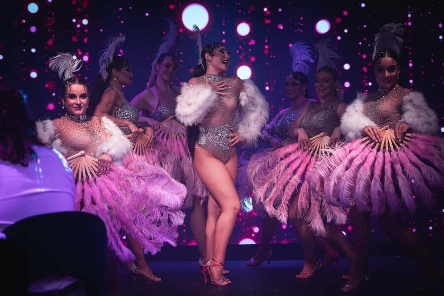 Prague:Breathtaking Cabaret Show with 4-Course Dinner Option - The 4-Course Dinner: How the Meal Works With the Show