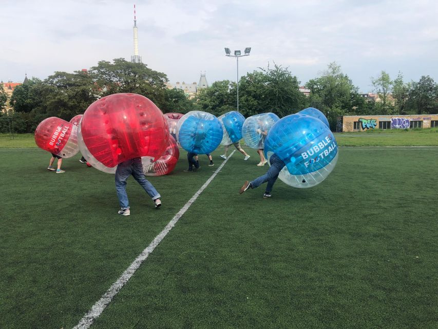 Prague: Bubbles football - Zorb Football in centrum - Finding the Big Brown Gate and Getting Ready on Time