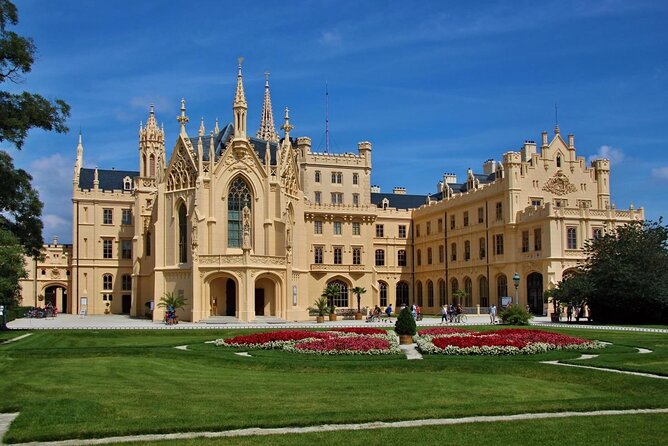 Prague-Budapest One-Way Sightseeing Day Tour - Key highlights at a glance