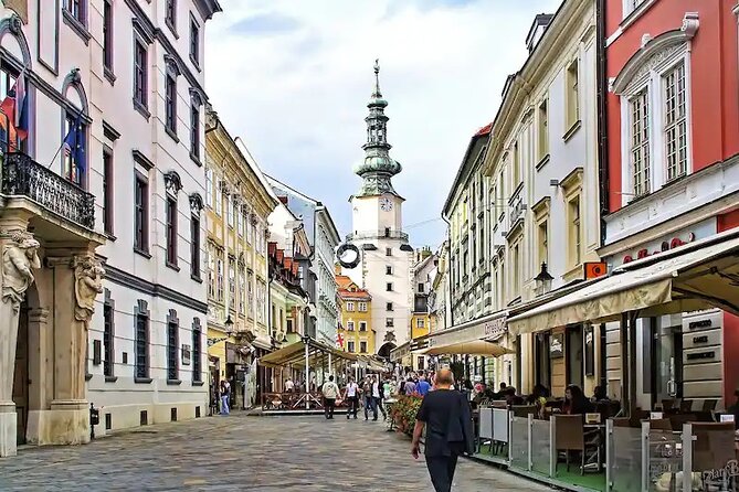 Prague-Budapest One-Way Sightseeing Day Tour - Comfort and group size: a small detail that matters in real life