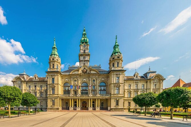 Prague-Budapest One-Way Sightseeing Day Tour - Lednice Palace gardens: Palm House, Minaret views, and how to make the 1 hour count