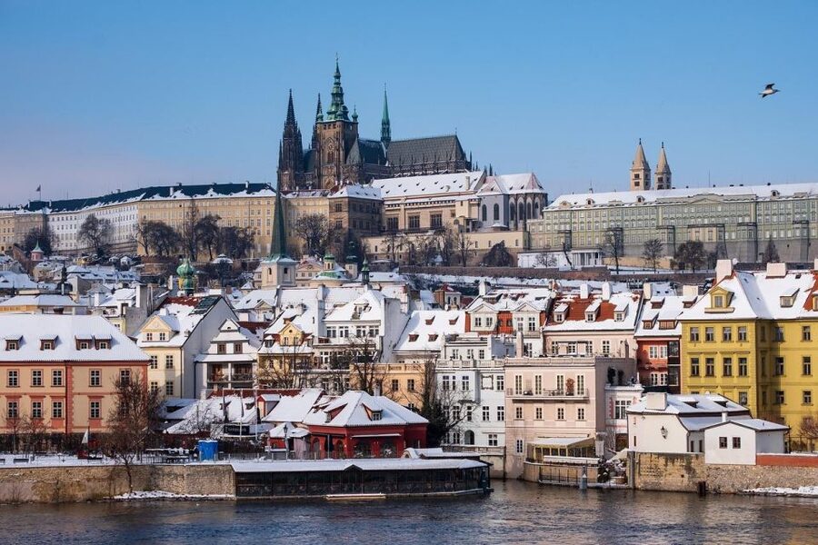 Prague by Car - Prague Castle first: 45 minutes that focus your visit