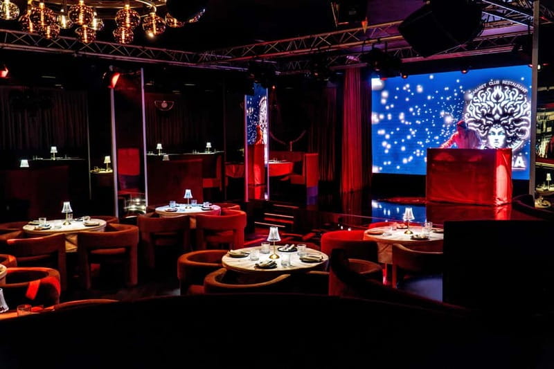Prague: Cabaret Show at Medusa - Nightlife Prague - The Human Side: English Host and Smooth Entry