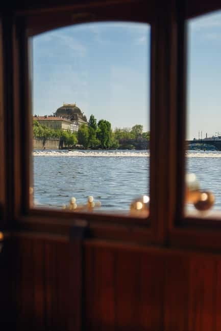 Prague: Canal Cruise Around Charles Bridge - Audio in 19 languages: practical, not just fancy